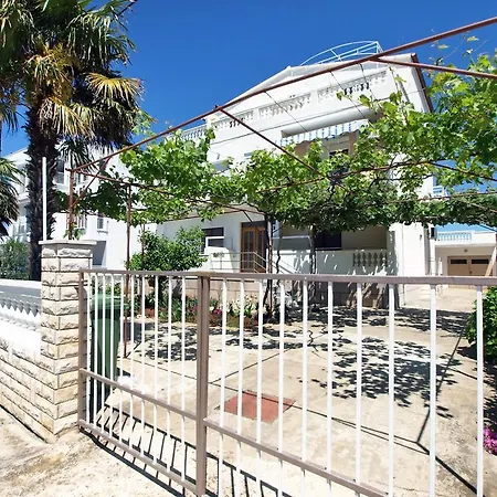 Apartamento Zadar 8 *