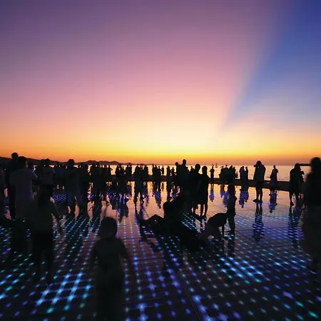 Zadar 8 *